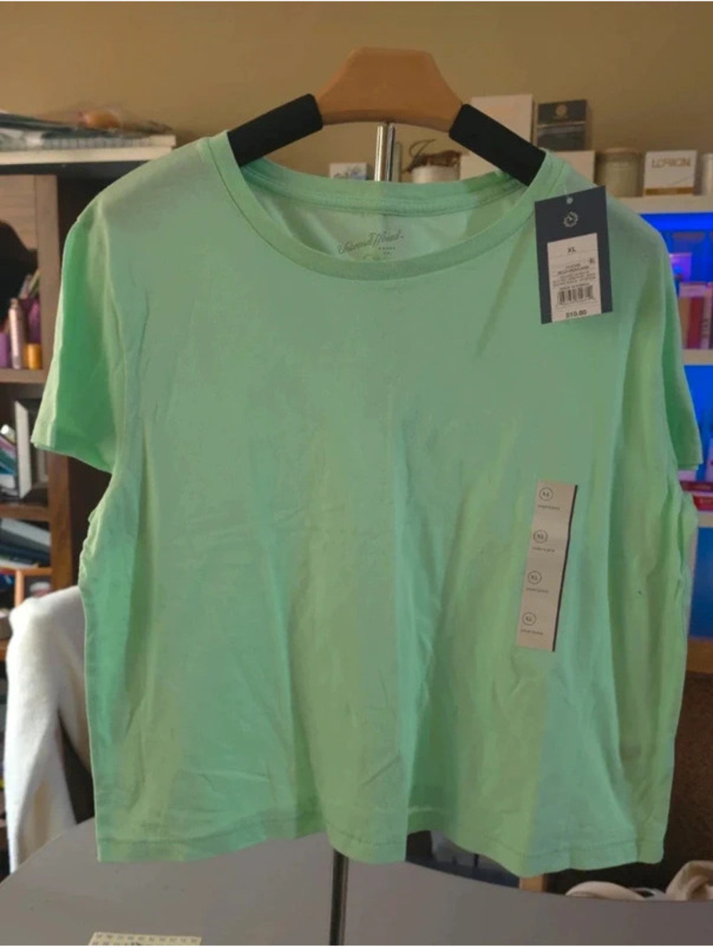 Green Tshirt (crop top length)